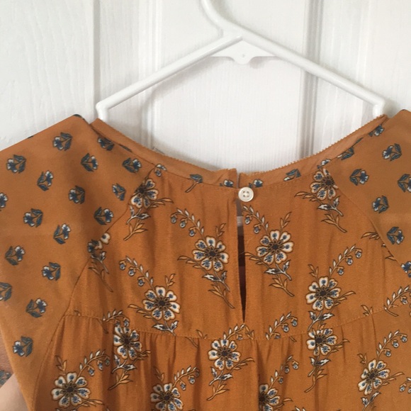 SOLD ELSEWHERE: Feminine floral-print blouse - Picture 3 of 6